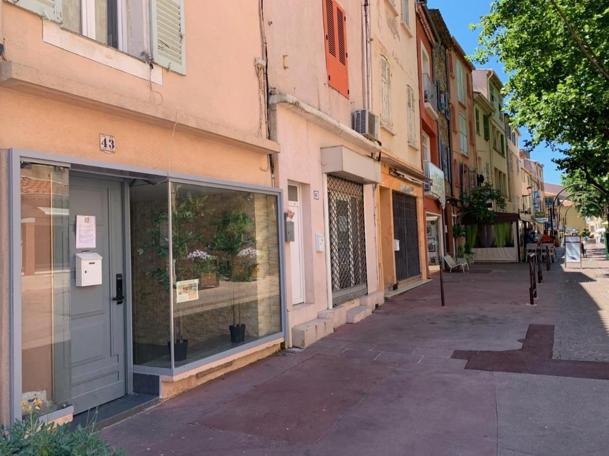 Mon Petit Nid D'Amour Au Coeur Historique De Fréjus Exterior foto
